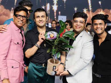 Sonu Nigam with Plantozone